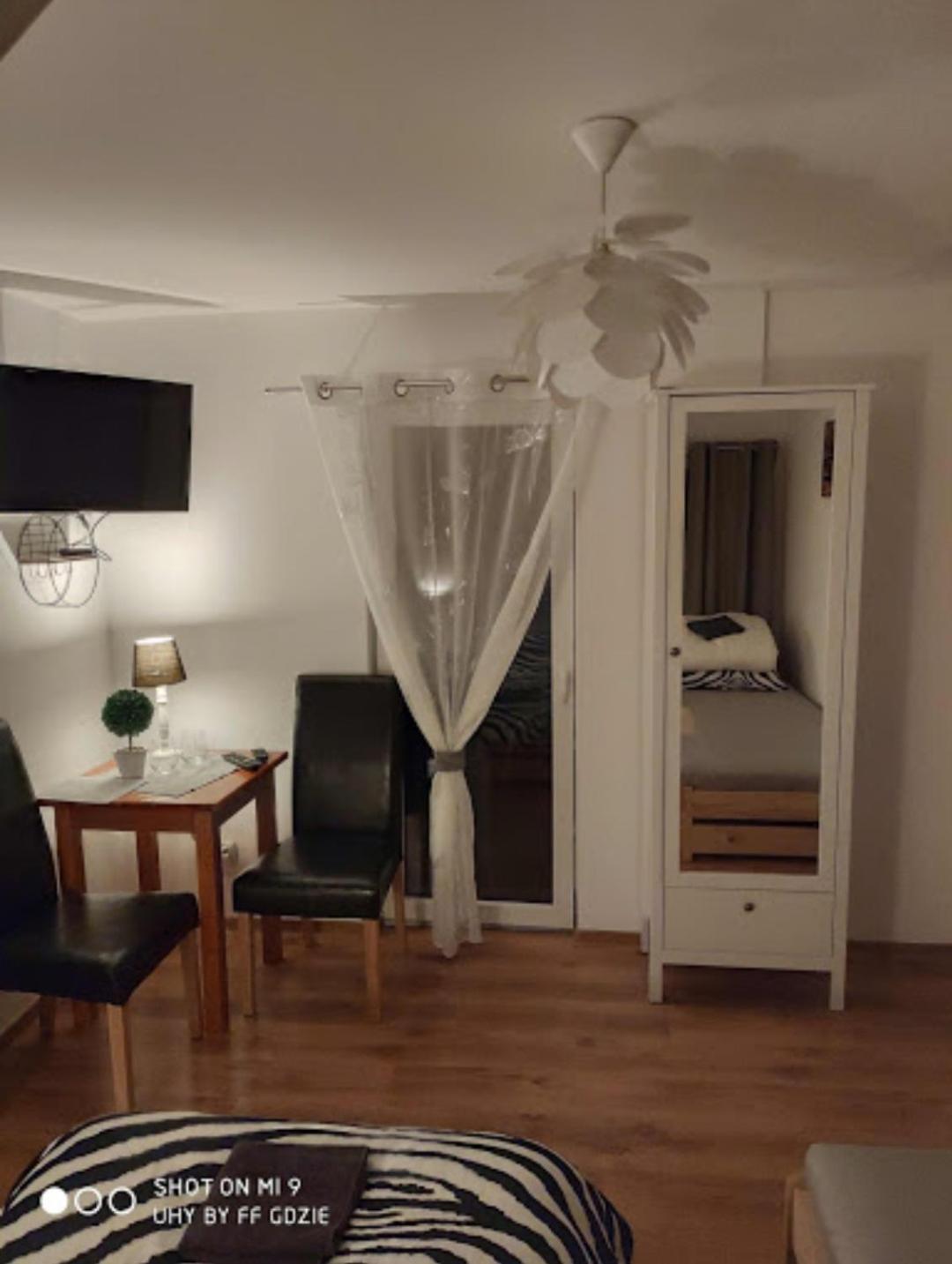 Apartamenty Pod Sosnami Ostróda Międzylesie Habitación foto