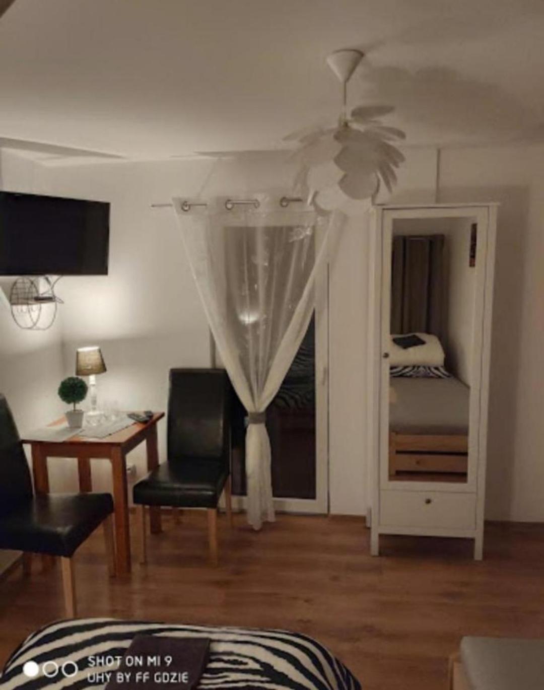 Apartamenty Pod Sosnami Ostróda Międzylesie Habitación foto